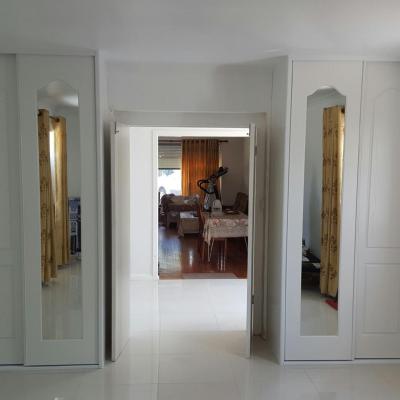 Either Side Of A Doorway Queen Ann Rout